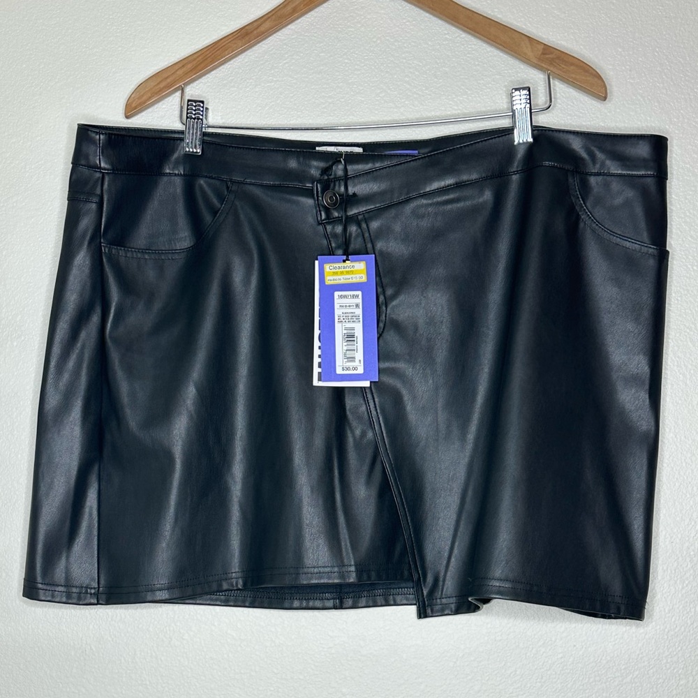 Future Collective Black Skirt, Size 16/18, New with Tags.